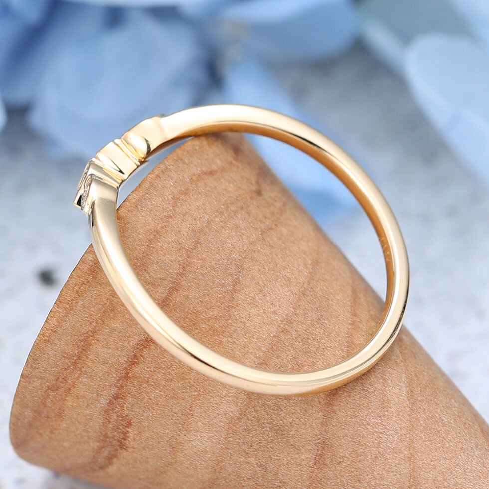 AMANDAFINEJEWELRY Diamond Yellow Gold Wedding Band