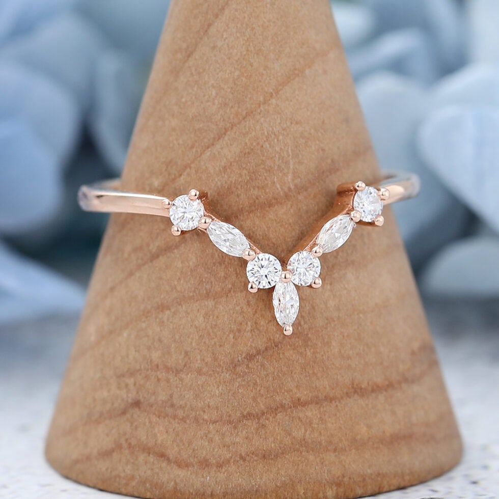 AMANDAFINEJEWELRY Moissanite Rose Gold Wedding Band