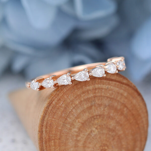 AMANDAFINEJEWELRY Moissanite Rose Gold Wedding Band