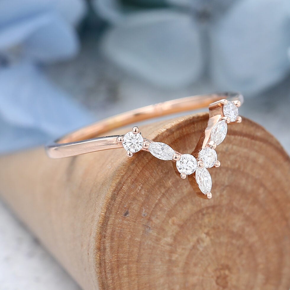 AMANDAFINEJEWELRY Moissanite Rose Gold Wedding Band