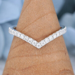 AMANDAFINEJEWELRY Moissanite White Gold Curved Wedding Band