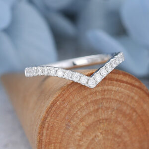 AMANDAFINEJEWELRY Moissanite White Gold Curved Wedding Band