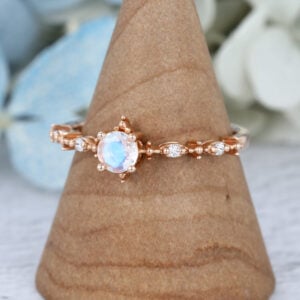 AMANDAFINEJEWELRY Moonstone Round Cut Rose Gold Engagement Ring (2)