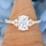 AMANDAFINEJEWELRY Oval Cut Moissanite Gold Engagement Ring