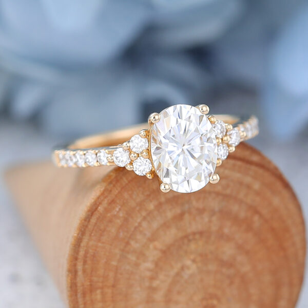 AMANDAFINEJEWELRY Oval Cut Moissanite Gold Engagement Ring