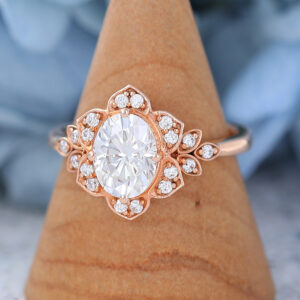 AMANDAFINEJEWELRY Oval Cut Moissanite Rose Gold Engagement Ring (4)