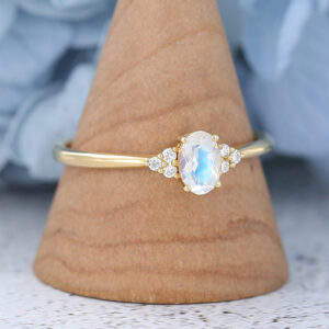 AMANDAFINEJEWELRY Oval Cut Moonstone Gold Engagement Ring (2)