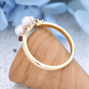 AMANDAFINEJEWELRY Pearl And Garnet Yellow Gold Engagement Ring (3)