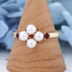 AMANDAFINEJEWELRY Pearl And Garnet Yellow Gold Engagement Ring (5)