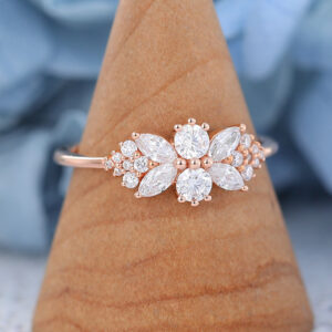 AMANDAFINEJEWELRY Rose Gold Moissanite Engagement Ring (3)