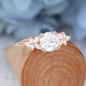 AMANDAFINEJEWELRY Round Cut Moissanite Rose Gold Engagement Ring (3)