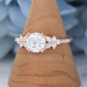 AMANDAFINEJEWELRY Round Cut Moissanite Rose Gold Engagement Ring (4)