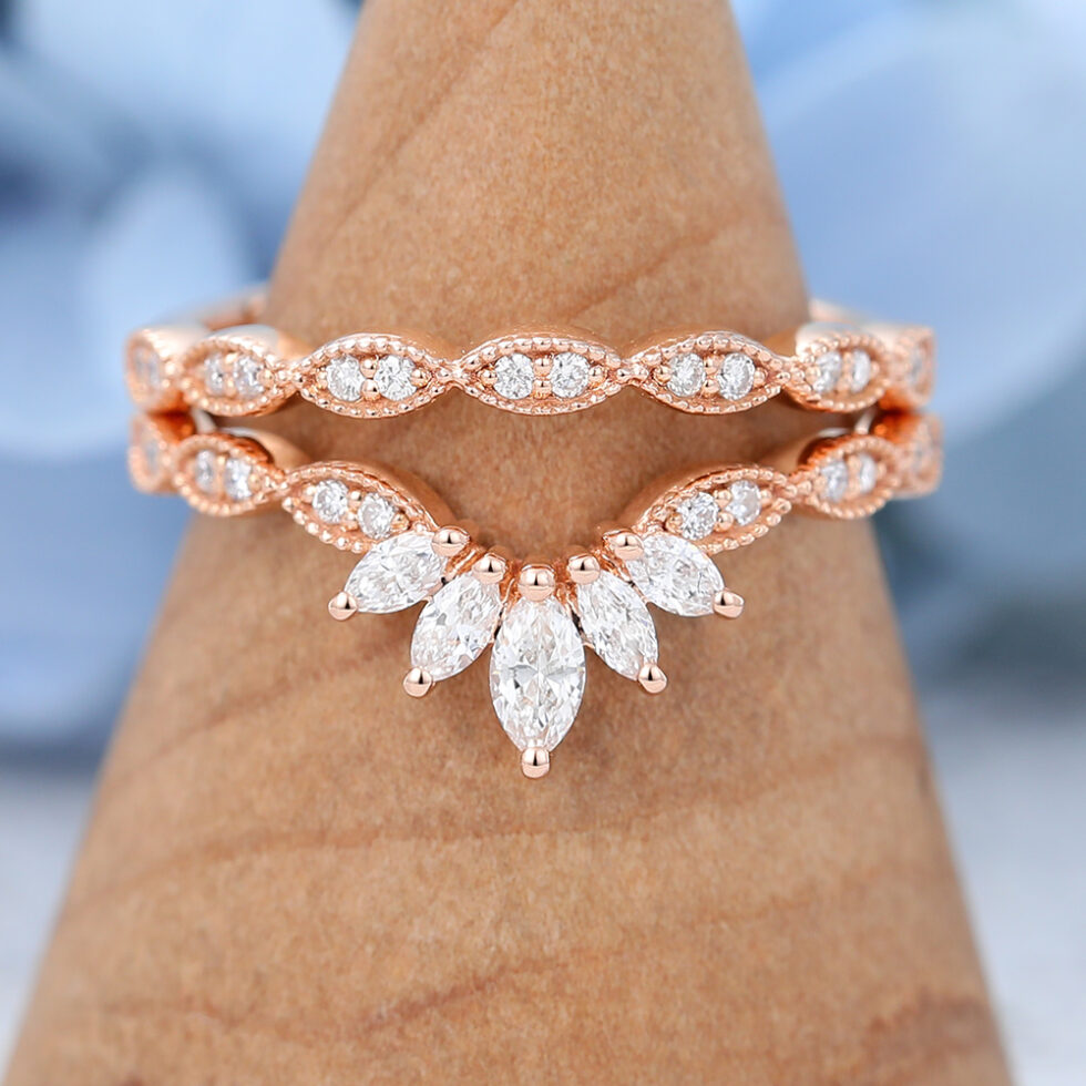 amandafinejewelry-2pcs-curved-rose-gold-moissanite-wedding-band