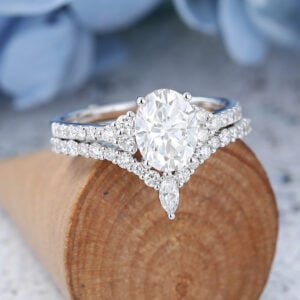 White Gold Oval Cut Moissanite Engagement Ring Set-2