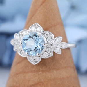 White gold Aquamarine Engagement Ring-1