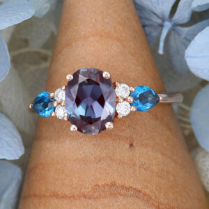 AMANDAFINEJEWELRY Rose Gold Oval Cut Alexandrite Engagement Ring -2