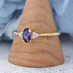 AMANDAFINEJEWELRY Yellow Gold Oval Cut Lab Alexandrite Engagement Ring -2