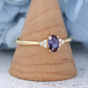 AMANDAFINEJEWELRY Yellow Gold Oval Cut Lab Alexandrite Engagement Ring -3