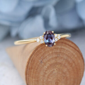AMANDAFINEJEWELRY Yellow Gold Oval Cut Lab Alexandrite Engagement Ring -4