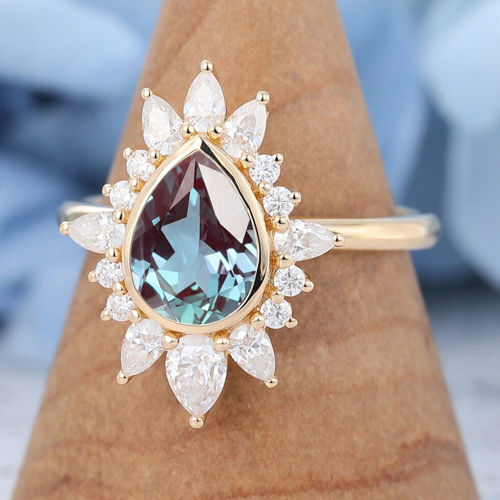 Pear Shaped Vintage Yellow Gold Alexandrite Bridal Ring Halo Cluster Engagement Ring
