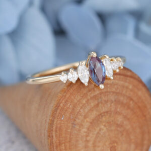 Amandafinejewelry yellow gold marquise cut alexandrite engagenment ring-4