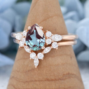 Rose Gold Pear Shaped Lab Alexandrite Eneagement Ring Set3