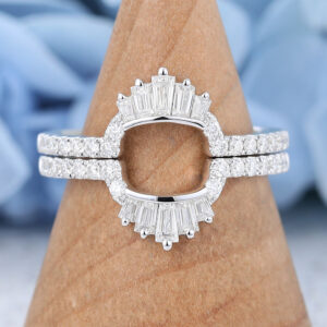 Curved wedding band Vintage white gold Baguette cut Diamond/Moissanite wedding band Baguette cut ring Matching Stacking Bridal Promise band