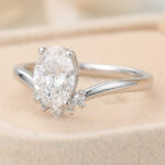 Oval Cut Lab Grown Diamond Unique Engagement Ring V Contour Bridal Ring