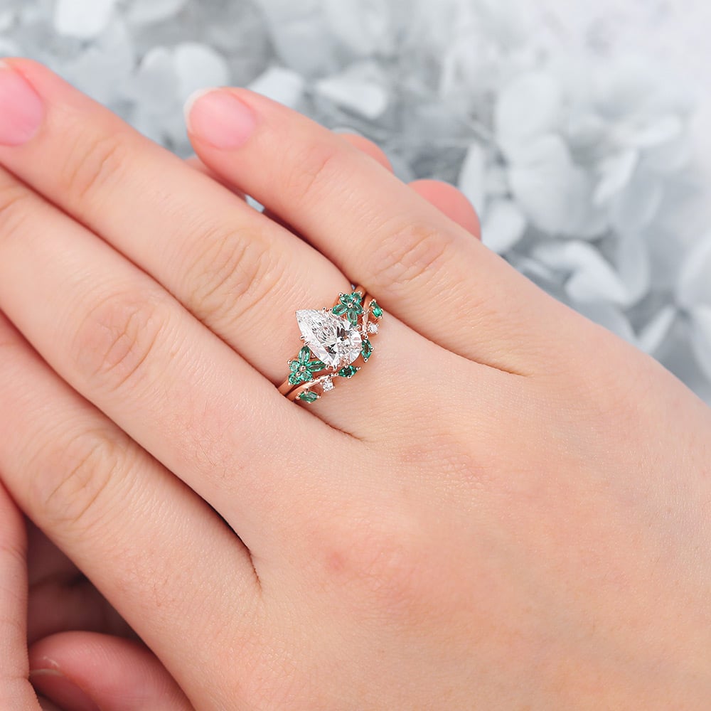 Pear Cut Lab Grown Diamond Nature-Inspired Bridal Ring Set with Emerald Accents
