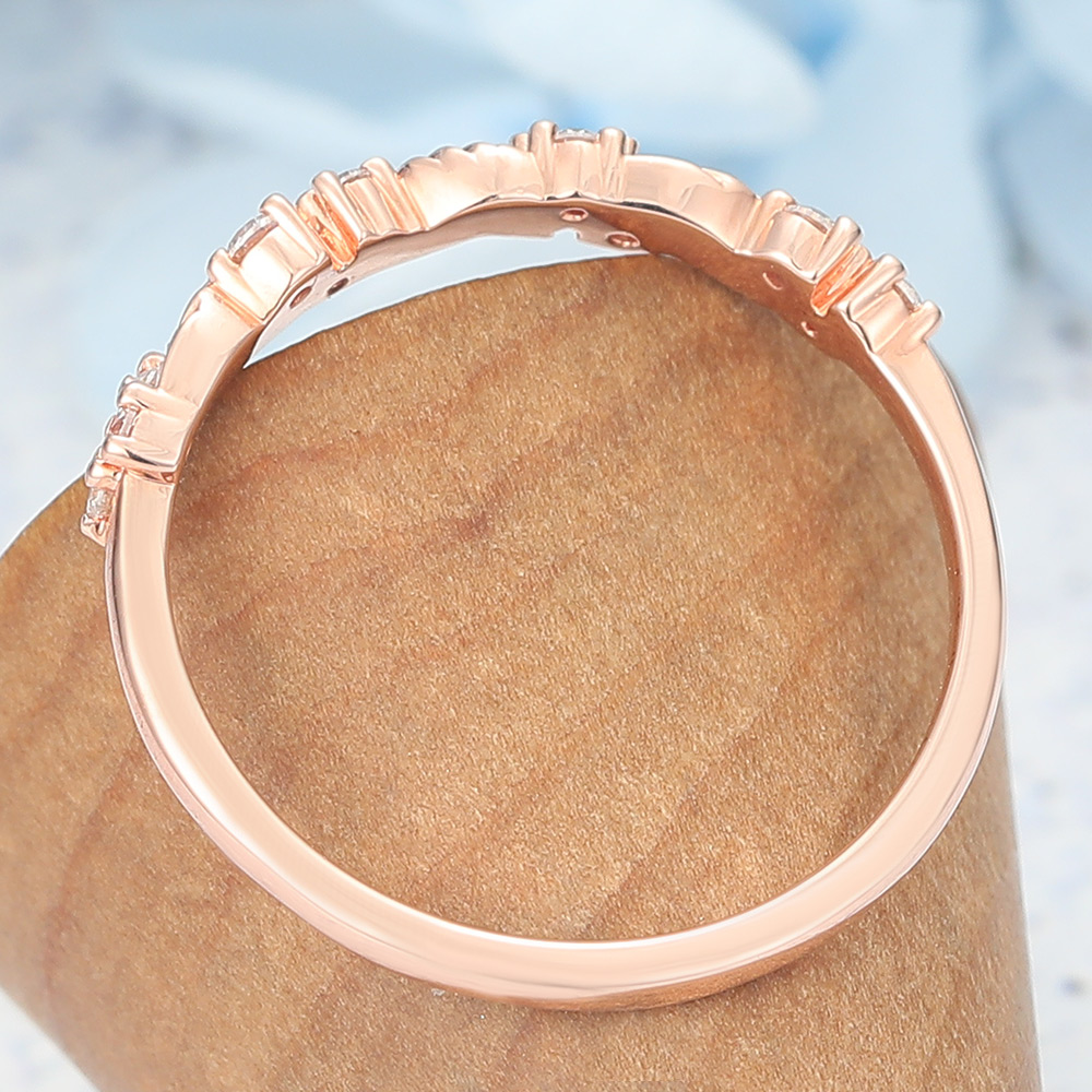 Nature-Inspired Wedding Band Alternating Moissanite & Leaf Motif (4) Nature-Inspired Wedding Band Alternating Moissanite & Leaf Motif (4)