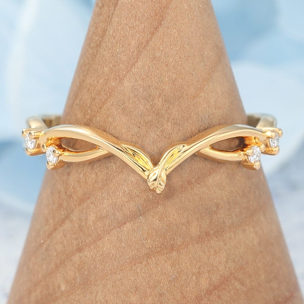 Twisted Filigree Curved Wedding Band with Moissanite Accent