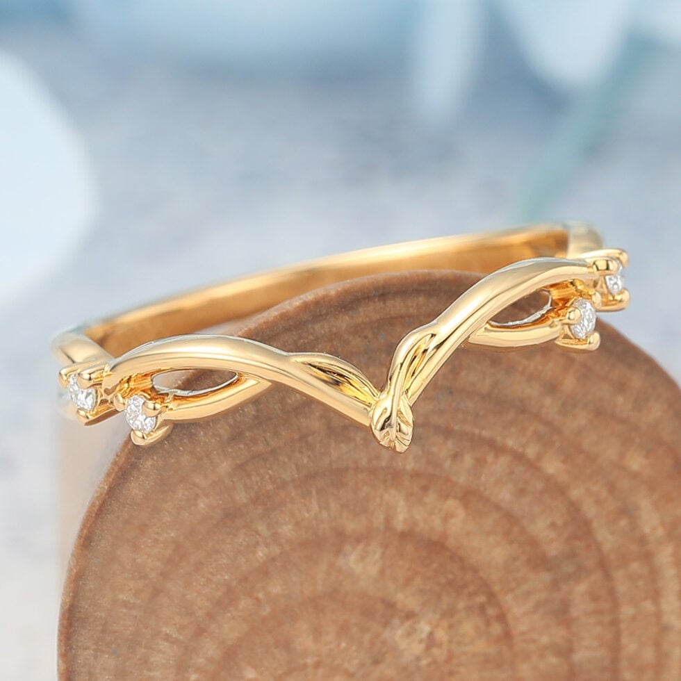 Twisted Filigree Curved Wedding Band with Moissanite Accent