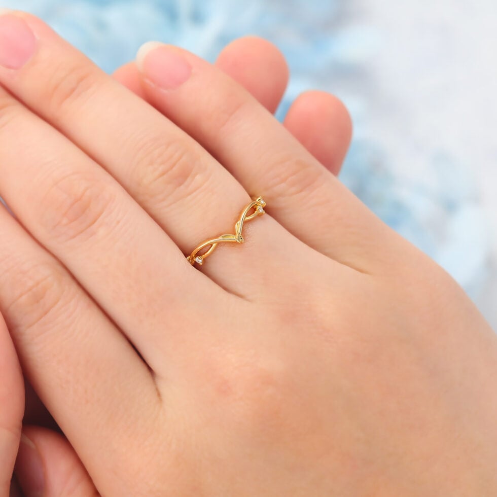 Twisted Filigree Curved Wedding Band with Moissanite Accent