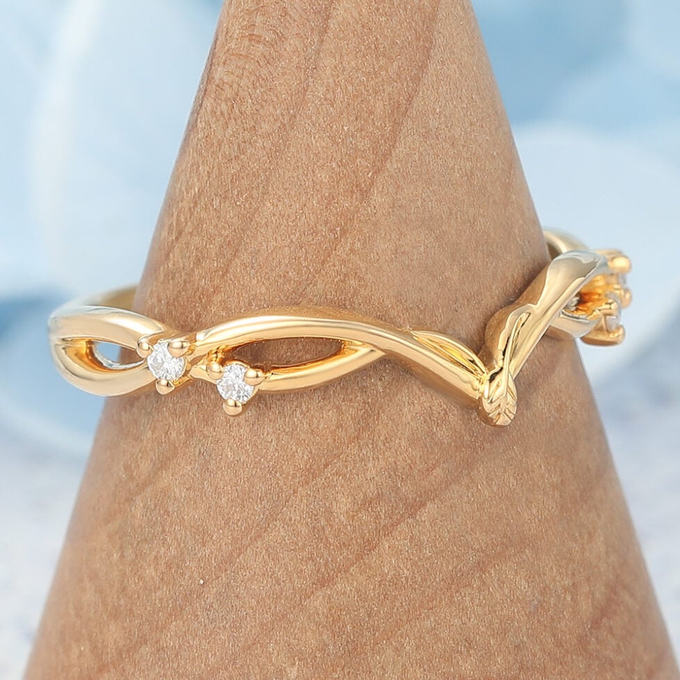 Twisted Filigree Curved Wedding Band with Moissanite Accent