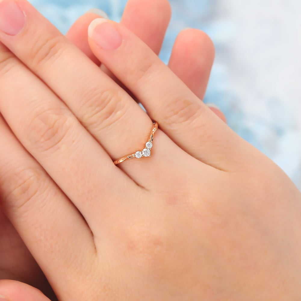 Curved Wedding Band with Round Moissanite Cluster & Leaf Details (4) Curved Wedding Band with Round Moissanite Cluster & Leaf Details (4)