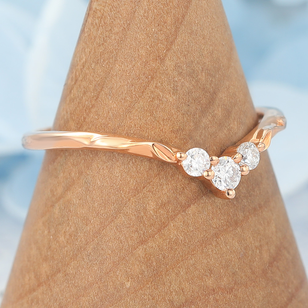 Curved Wedding Band with Round Moissanite Cluster & Leaf Details (5) Curved Wedding Band with Round Moissanite Cluster & Leaf Details (5)