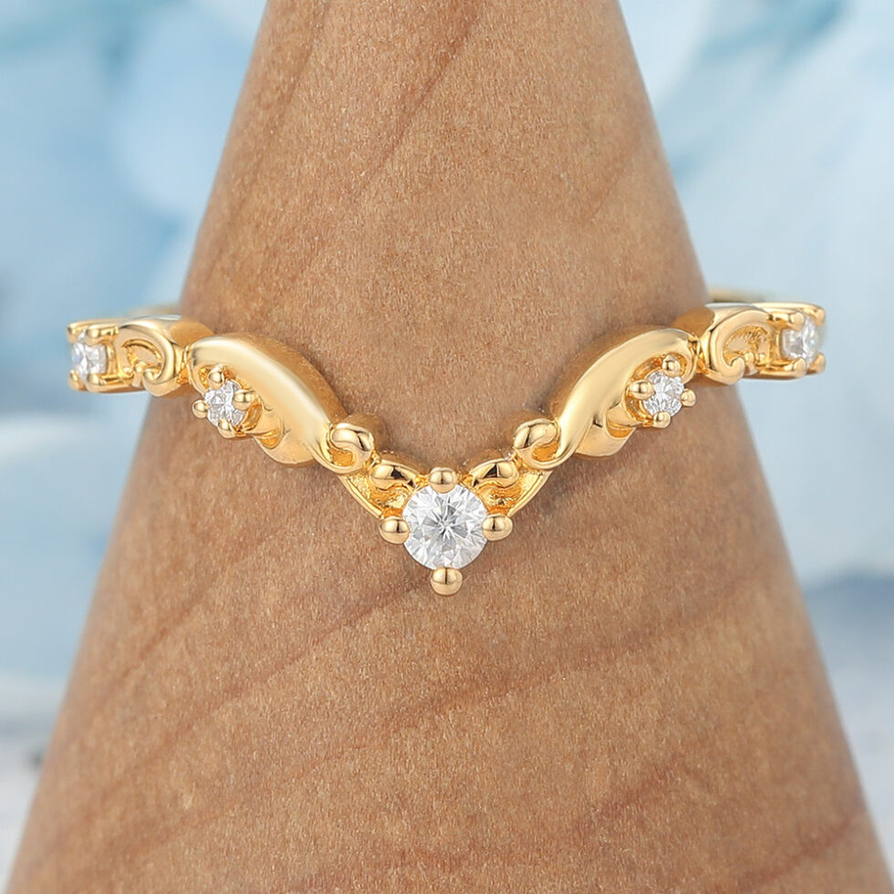 Vintage Filigree Curved Wedding Band with Moissanite Accents