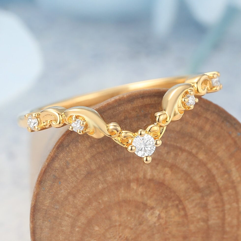 Vintage Filigree Curved Wedding Band with Moissanite Accents