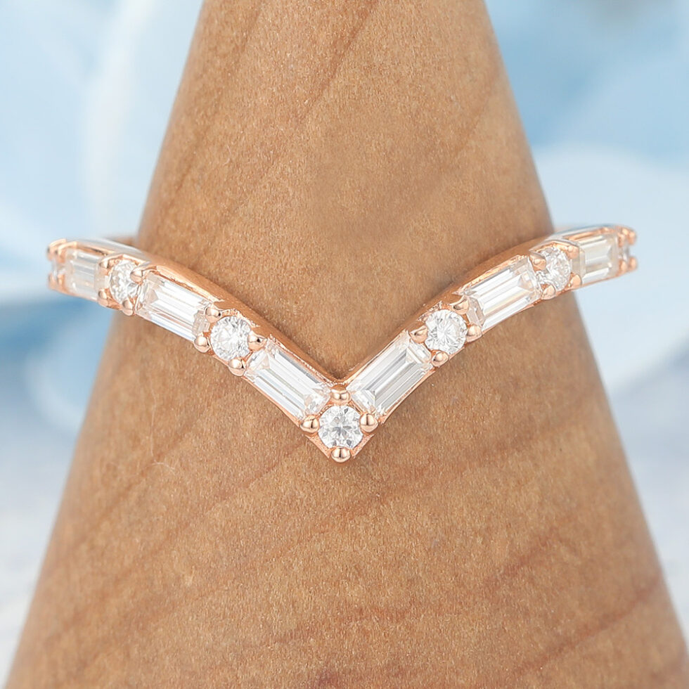 Alternating Round and Baguette Moissanite Wedding Band