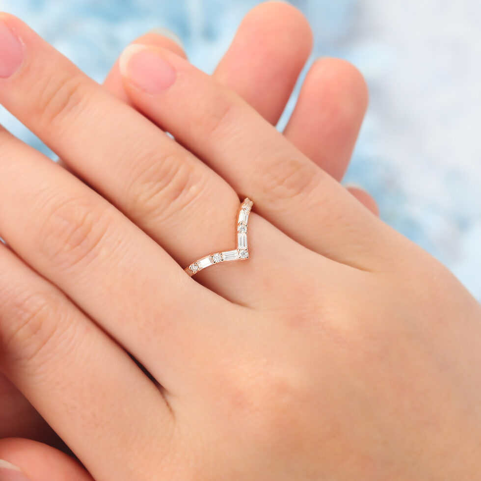 Alternating Round and Baguette Moissanite Wedding Band