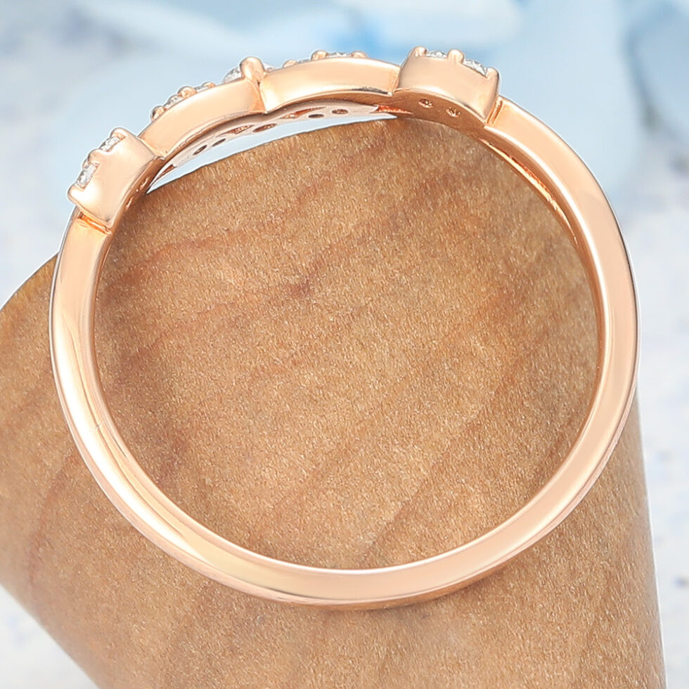 Elegant Twisted Curved Wedding Band with Petite Diamonds