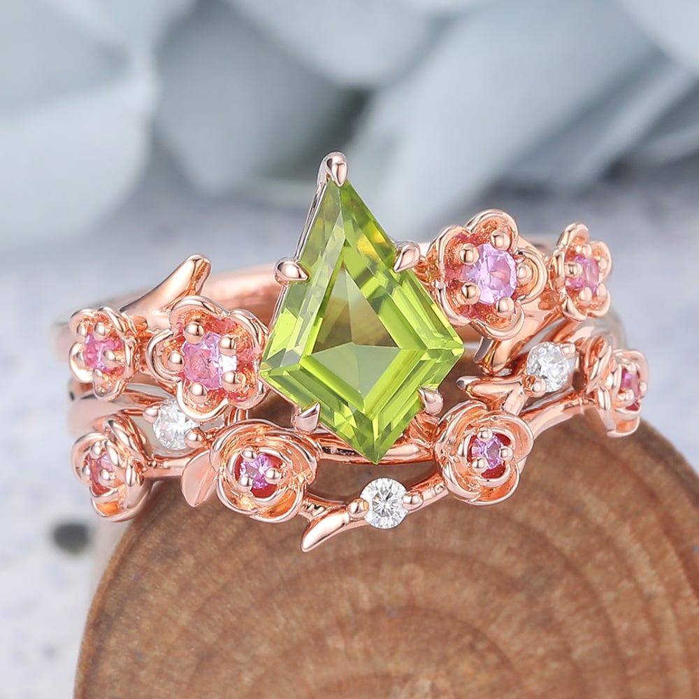 Kite Cut Peridot Bridal Ring Set Nature-Inspired Engagement Ring (4) Kite Cut Peridot Bridal Ring Set Nature-Inspired Engagement Ring (4)