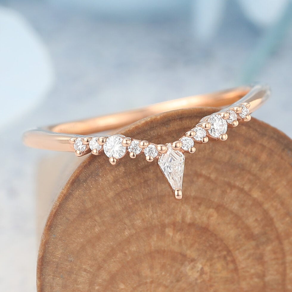 Kite Moissanite & Round Moissanite Cluster Curved Wedding Band