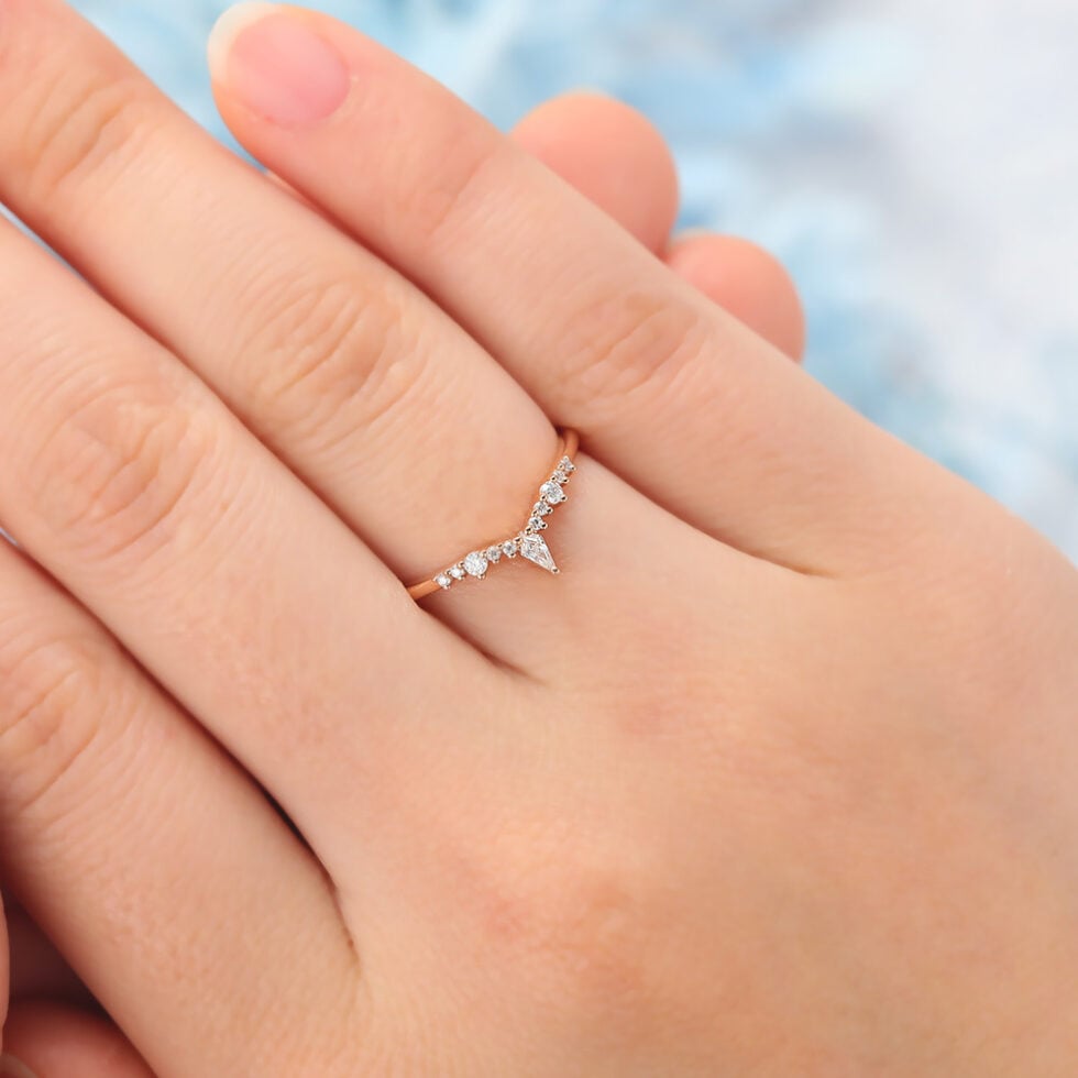 Kite Moissanite & Round Moissanite Cluster Curved Wedding Band