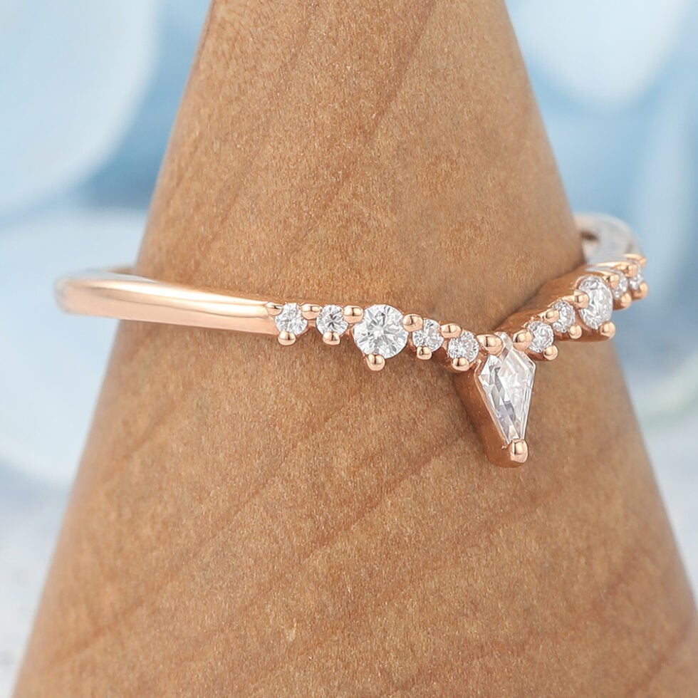 Kite Moissanite & Round Moissanite Cluster Curved Wedding Band