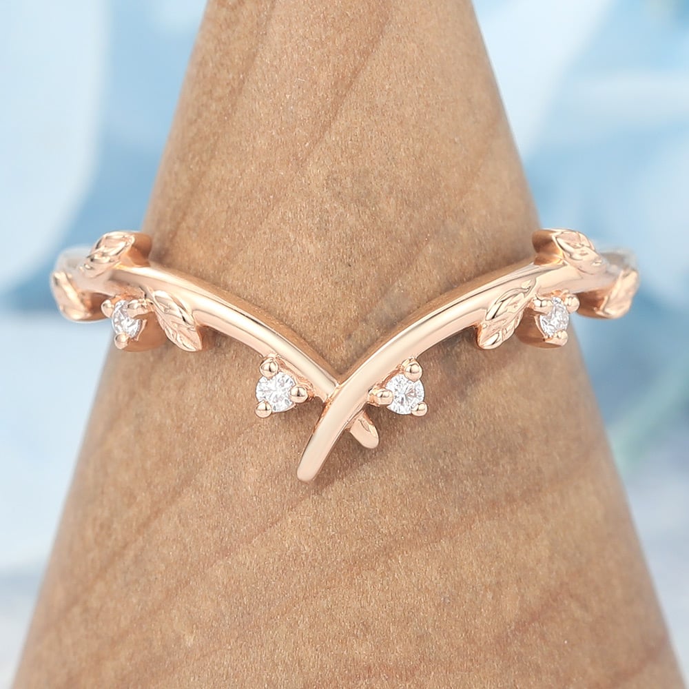 Leaf-Inspired Curved Band Petite Moissanite Wedding Band