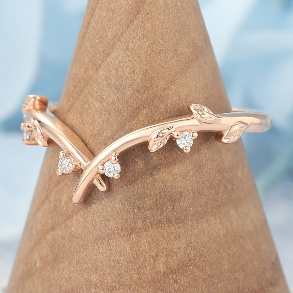 Leaf-Inspired Curved Band Petite Moissanite Wedding Band