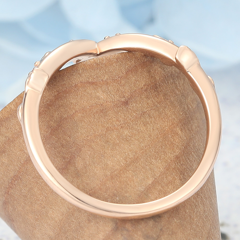 Leaf-Inspired Band Round Moissanite Curved Wedding Band (4) Leaf-Inspired Band Round Moissanite Curved Wedding Band (4)