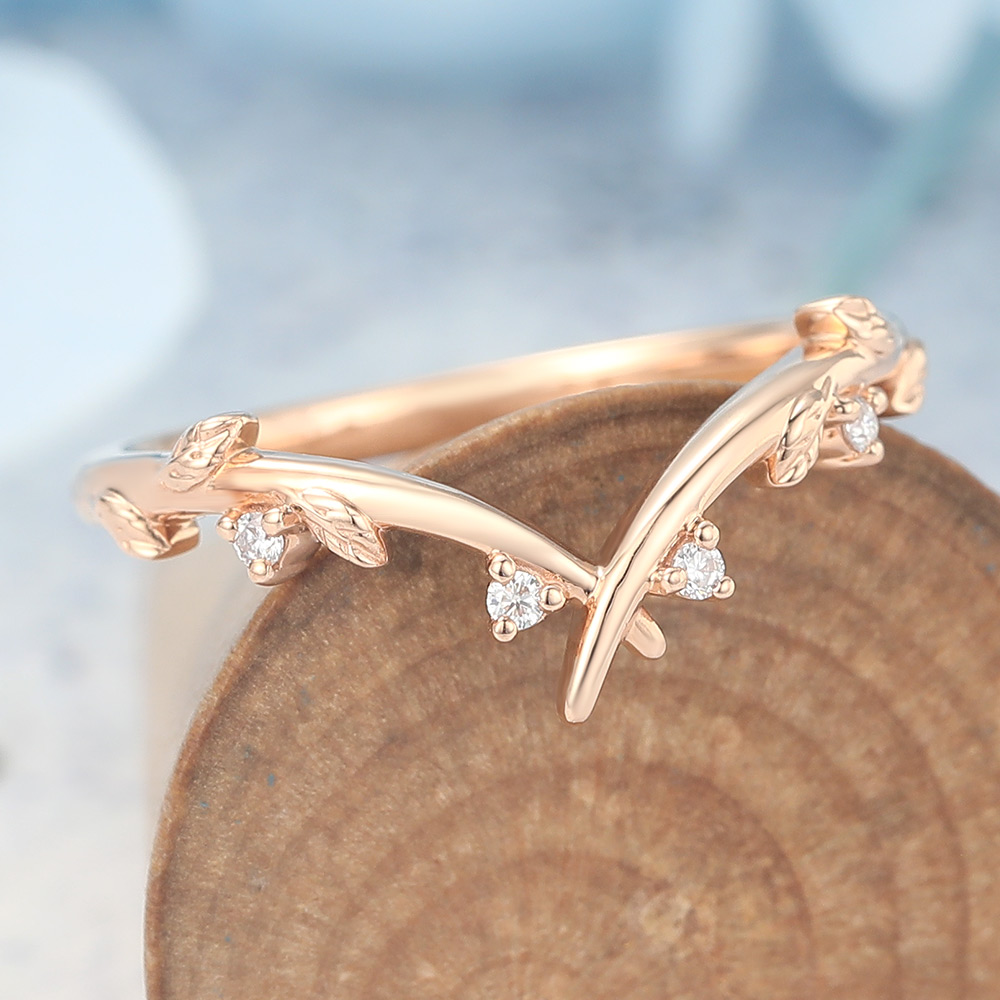 Leaf-Inspired Band Round Moissanite Curved Wedding Band (5) Leaf-Inspired Band Round Moissanite Curved Wedding Band (5)