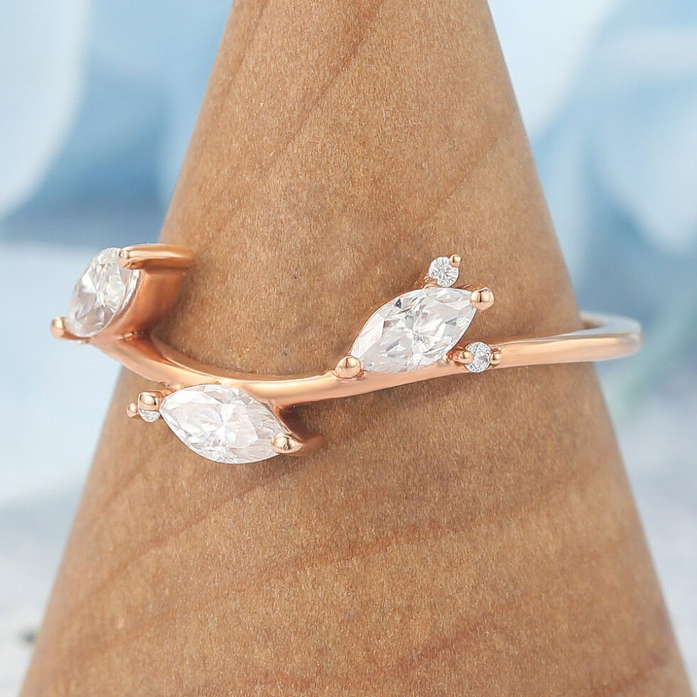 Leaf-Inspired Marquise Moissanite Curved Wedding Band